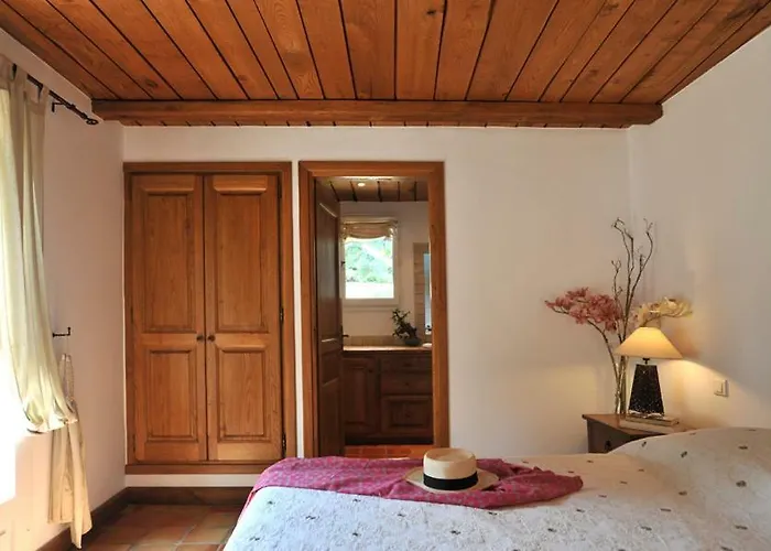Ξενοδοχείο Domaine Brellinga - Tavara 4*